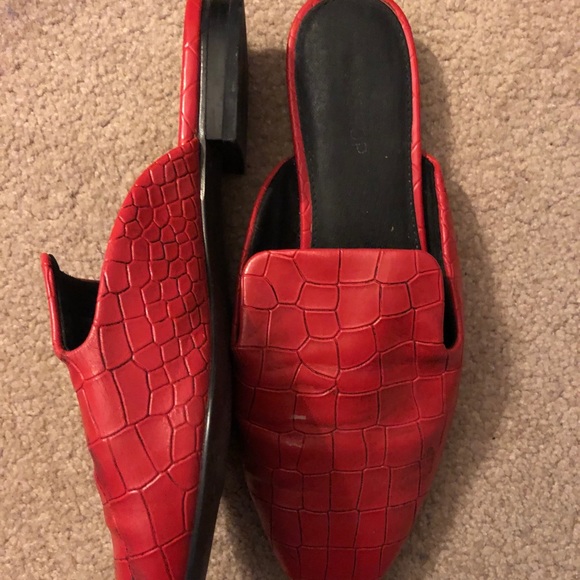 Red alligator style slides - Picture 2 of 5